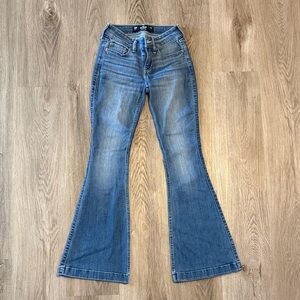 Hollister Medium Blue Low-Rise Flare Jeans 23s 000s